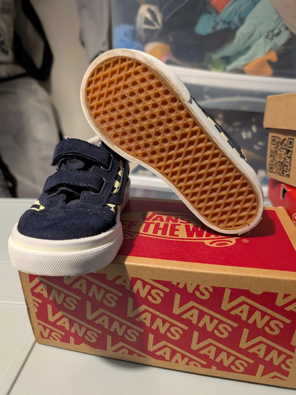 Vans glow only